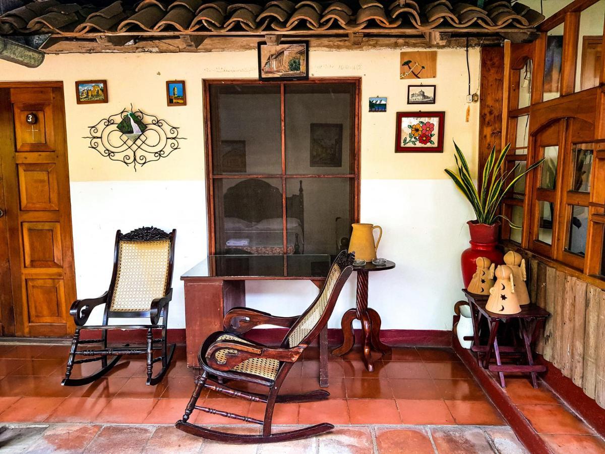 Casa De Los Berrios Leon Exterior photo