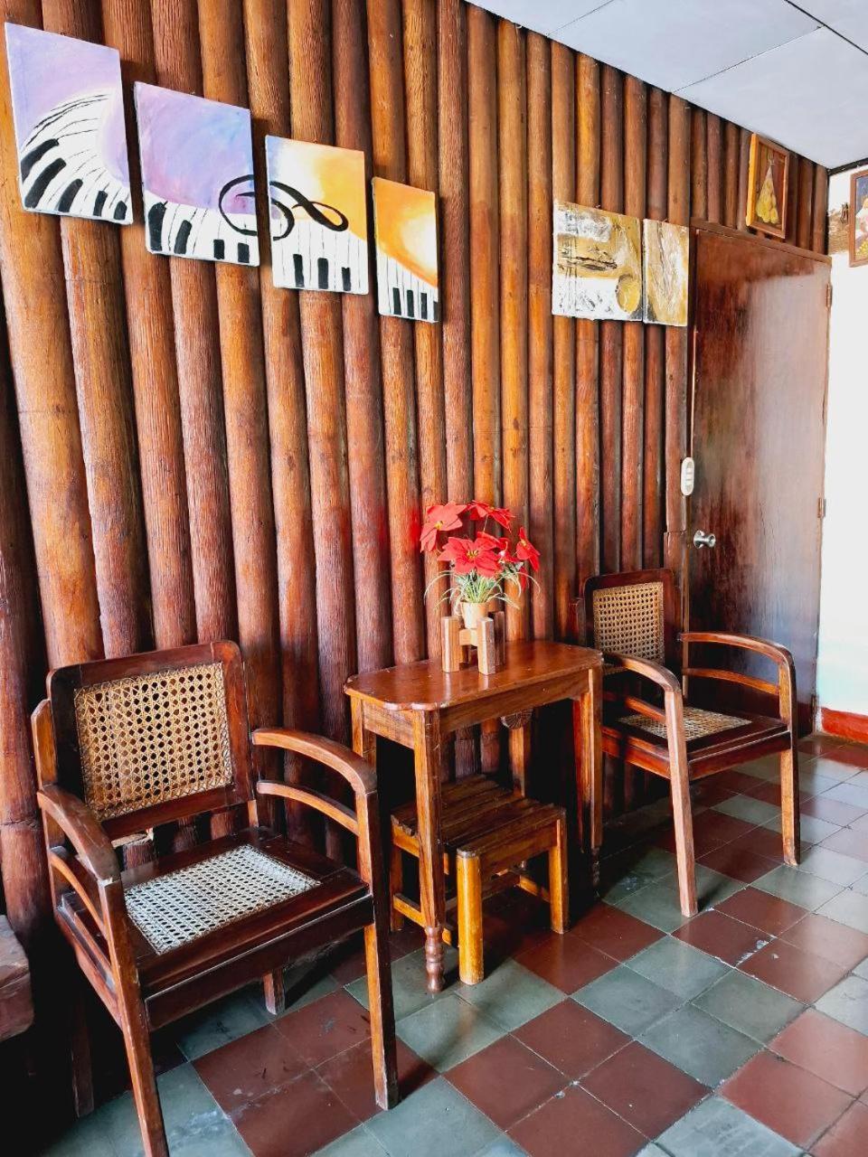 Casa De Los Berrios Leon Exterior photo